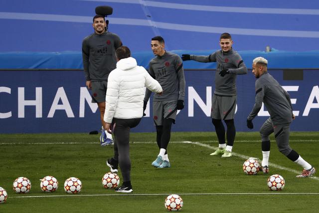 火箭险胜森林狼晋级淘汰赛 马刺力克爵士4连胜